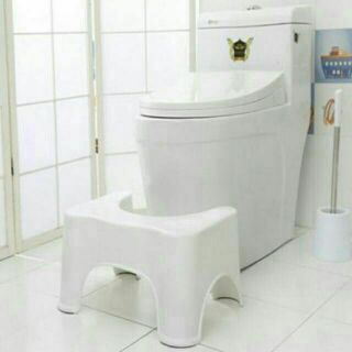 Ghế Kê Chân Toilet cho Bạn Dễ Dàng Đi Vệ Sinh