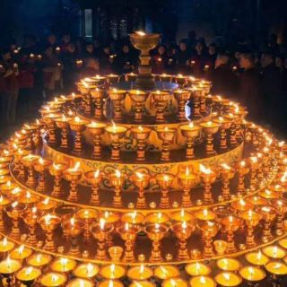 Đèn Bơ Cúng Dường Phật 100viên