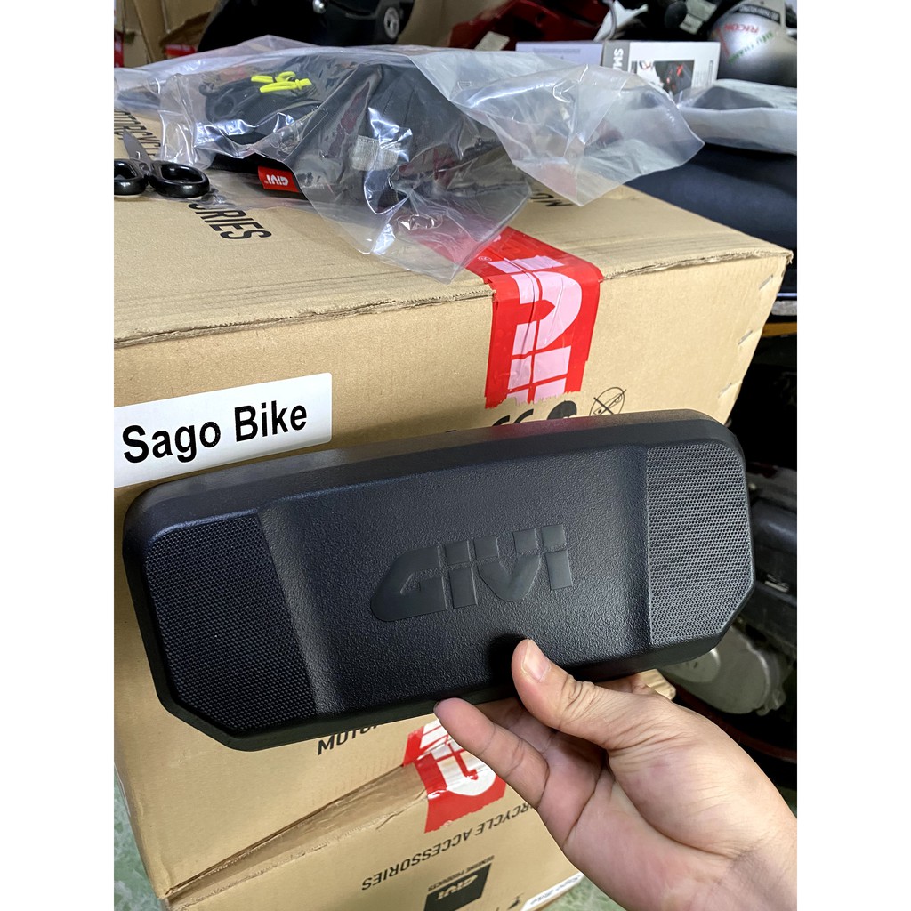 Gối tựa lưng Givi thùng Givi B32N Givi BB42N