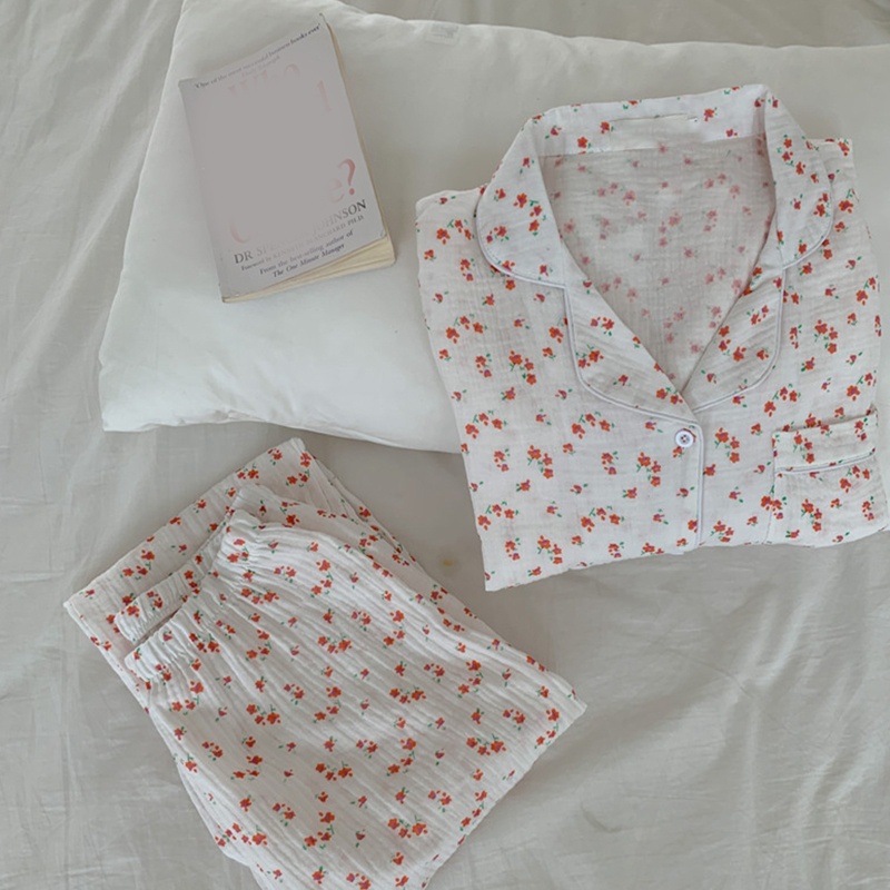 Bộ Đồ Ngủ 2 Món Áo Tay Dài Cổ V Cài Khuy Phối Quần Dài Dáng Rộng In Hoa Dễ Thương