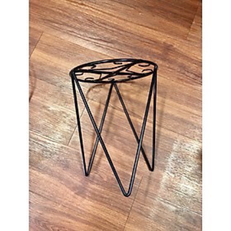 ĐÔN SẮT, khung sắt 3 chân để chậu hoa văn