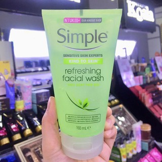 Sữa rửa mặt Simple Kind to Skin Refreshing Facial Wash