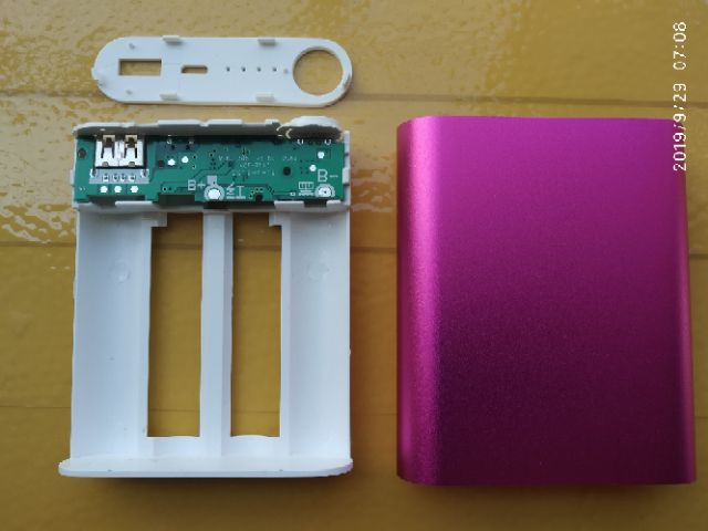Hộp chế tạo pin sạc dự phòng 4 cell 18650