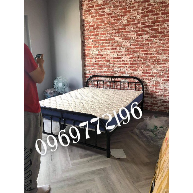 Giường Sắt bi khung mỹ nghệ + Nệm Cao su tổng hợp 20 phân ngang 1m6 x 2m - Giao hàng miễn phí HCM( Có video - hình thật)