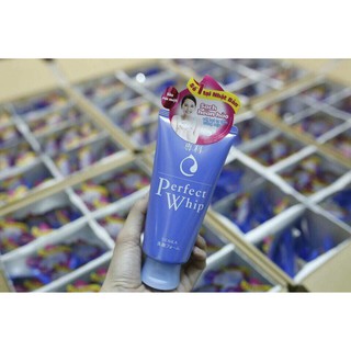 Sữa rửa mặt Perfect Whip Nhật Bản