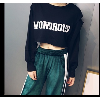 Áo croptop rách vai