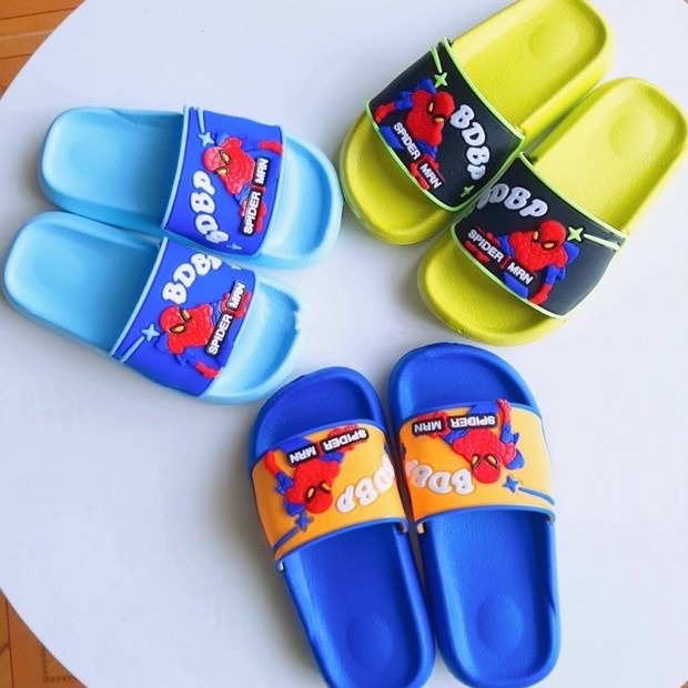 Dép Bé Trai Siêu Nhân Nhện ,Dép Lê In Họa Tiết Kèm Hình Siêu Nhân Ngộ Ngĩnh Cực Ngầu - Bé Trai 1,5 Đến 14 Tuổi Rất Thích