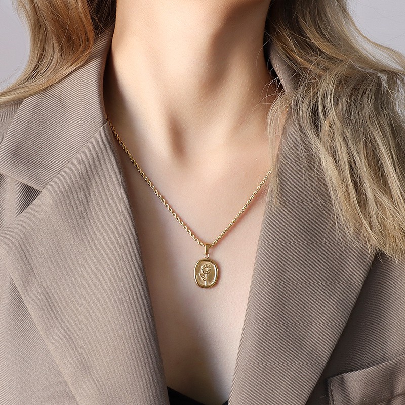 Ins trang sức thời trang hoa hồng mặt dây chuyền vòng cổ áo len nữ dây chuyền dài hoang dã thép tita