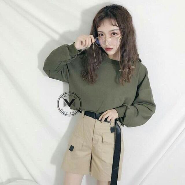 Áo thun croptop tay dài khoét nhẹ ở ngực cực cá tính TTS0107