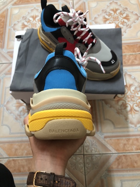 Giày thể thao balen cia ga