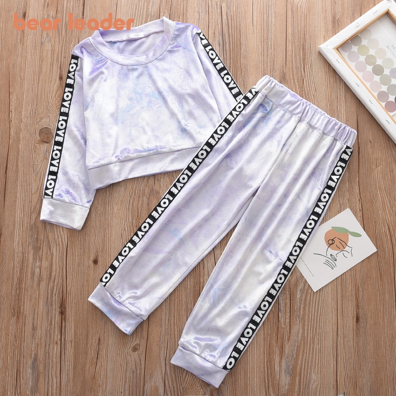 Bộ quần áo BEAR LEADER 2 món vải nhung in chữ thời trang xuân cho trẻ em