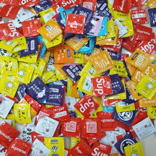 Khăn ướt mini gói vuông bcs Yamani đa dạng mẫu mã màu sắc nhỏ gọn tiện lợi