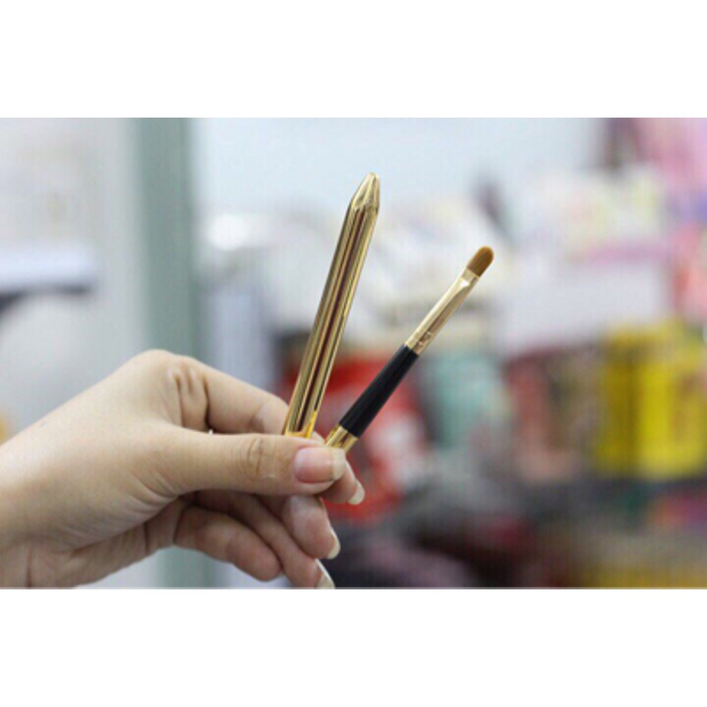 Cọ môi vàng sang trọng