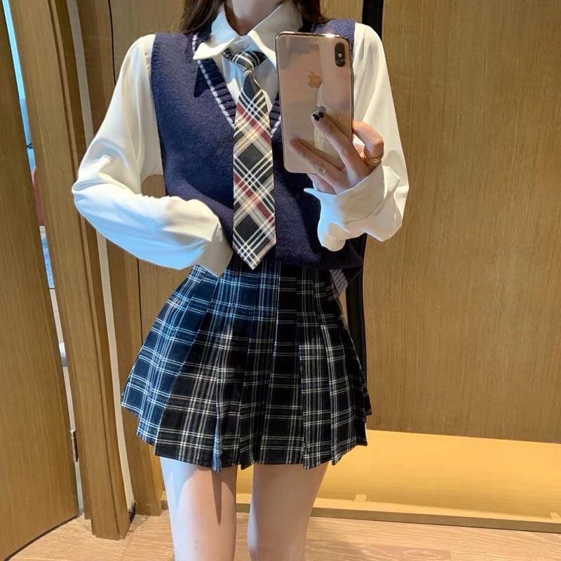 Áo gile len + chân váy kẻ + sơ mi siêu xinh