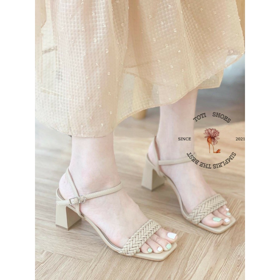 GIÀY CAO GÓT TOTIIE SHOES - SANDAL NỮ QUAI BẢN TO XOẮN BÍNH - GIÀY THỜI TRANG MŨI VUÔNG 5 PHÂN G2112130