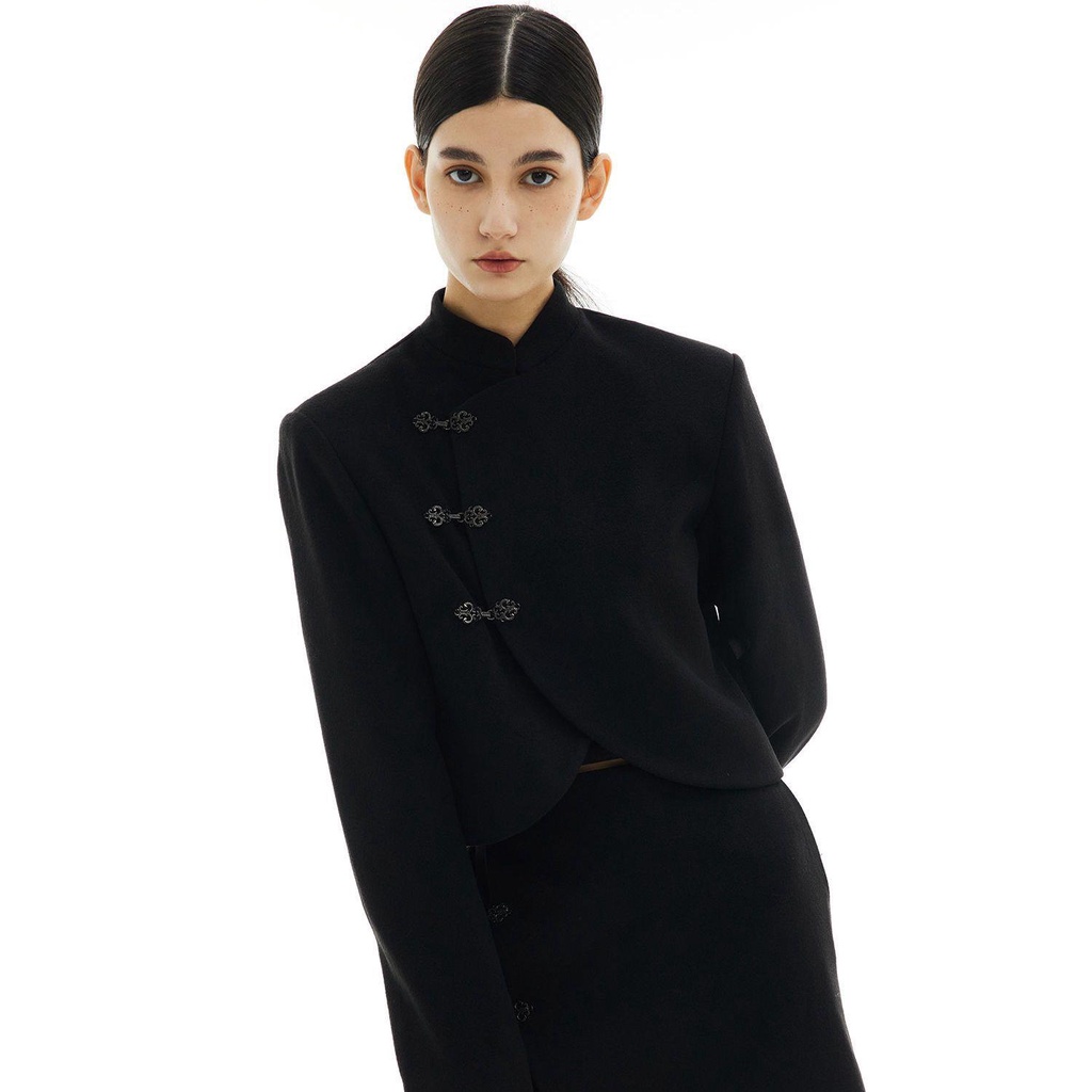 Set Áo Khoác Phối Nút Kim Loại Và Quần Short Thời Trang Đường Phố Mới Cho Nữ