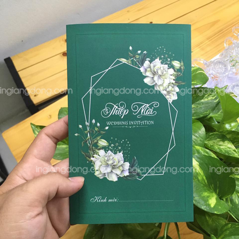 In thiệp cưới gập ba mẫu đẹp hiện đại theo yêu cầu