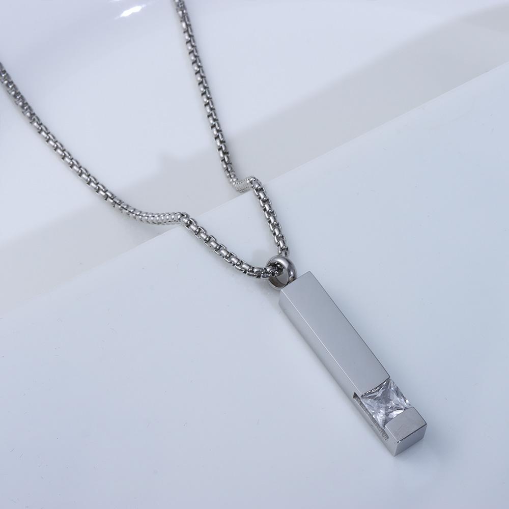 Vòng cổ Thép Titan Mặt Khắc Chữ Urn Độc Đáo Thời Trang Mới