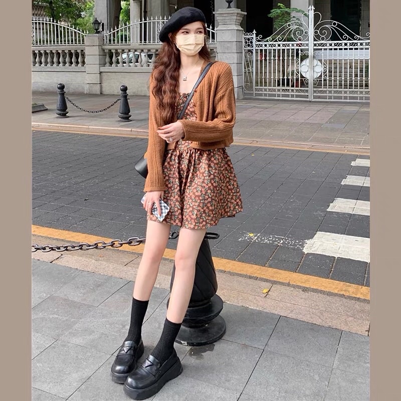 Set Áo Cardigan Lửng + Váy Hoa Nhí Hai Dây Xinh Xắn