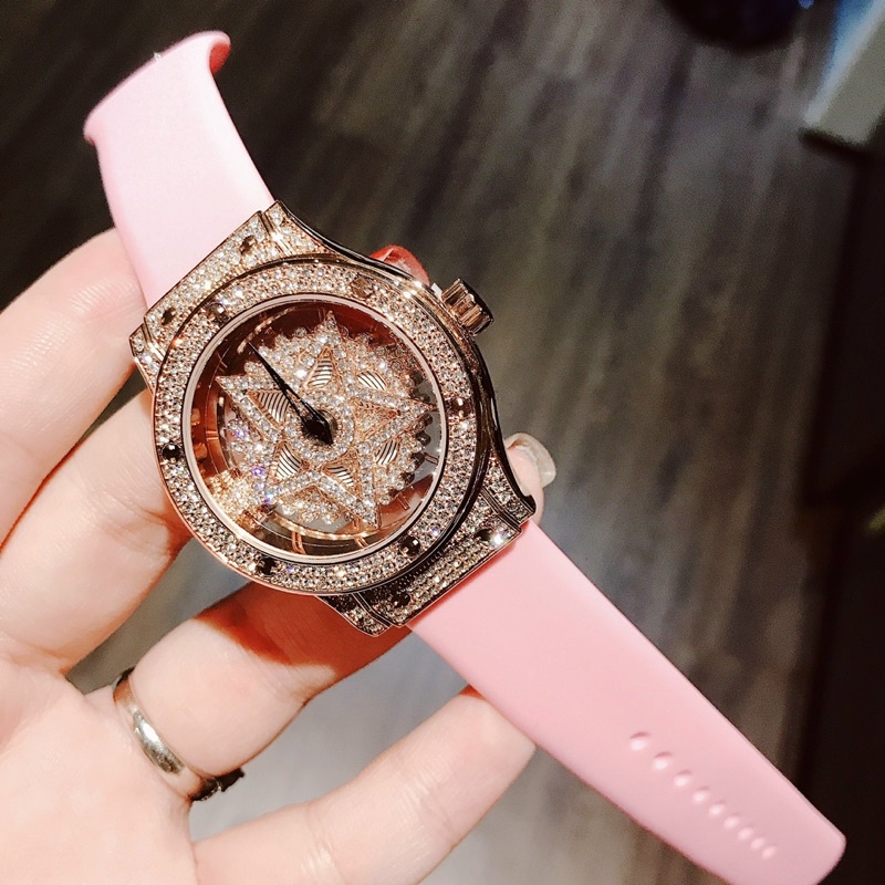 Set đồng hồ nữ DAVENA kèm dây cao su hồng mới về cực đẹp và tinh tế như [H]ublot thời thượng .