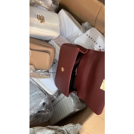 𝑻𝒖́𝒊 lyn đeo chéo