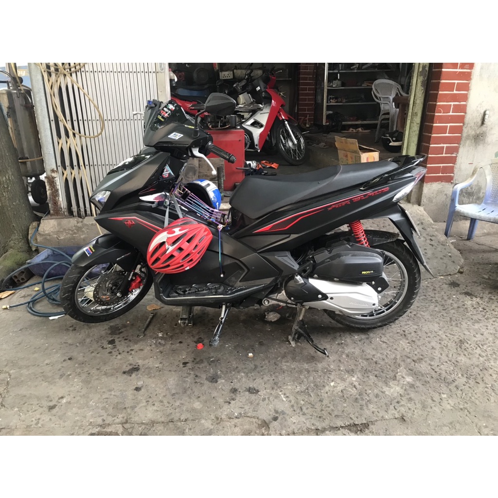 BỘ CĂM ĐÙM NIỀNG ZIN SẮT THÁI AIRBLADE VISION 200 VÀ VARIO CLICK AIR BLADE 2020 GẮN ZIN THEO XE KHÔNG CHẾ CHÁO