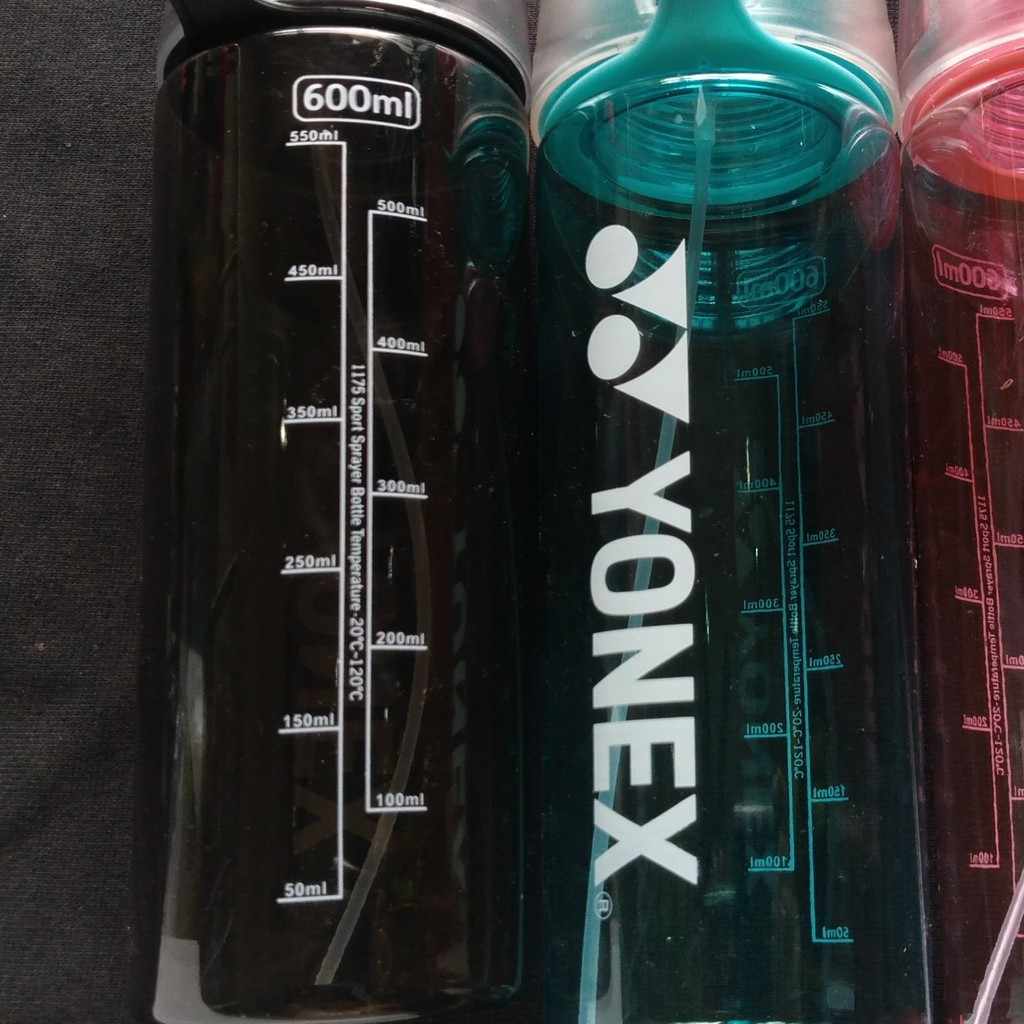 Bình nước Yonex Bình nước phun sương Quà Tặng cực chất Chất liệu nhựa BPA An toan cho sức khỏe
