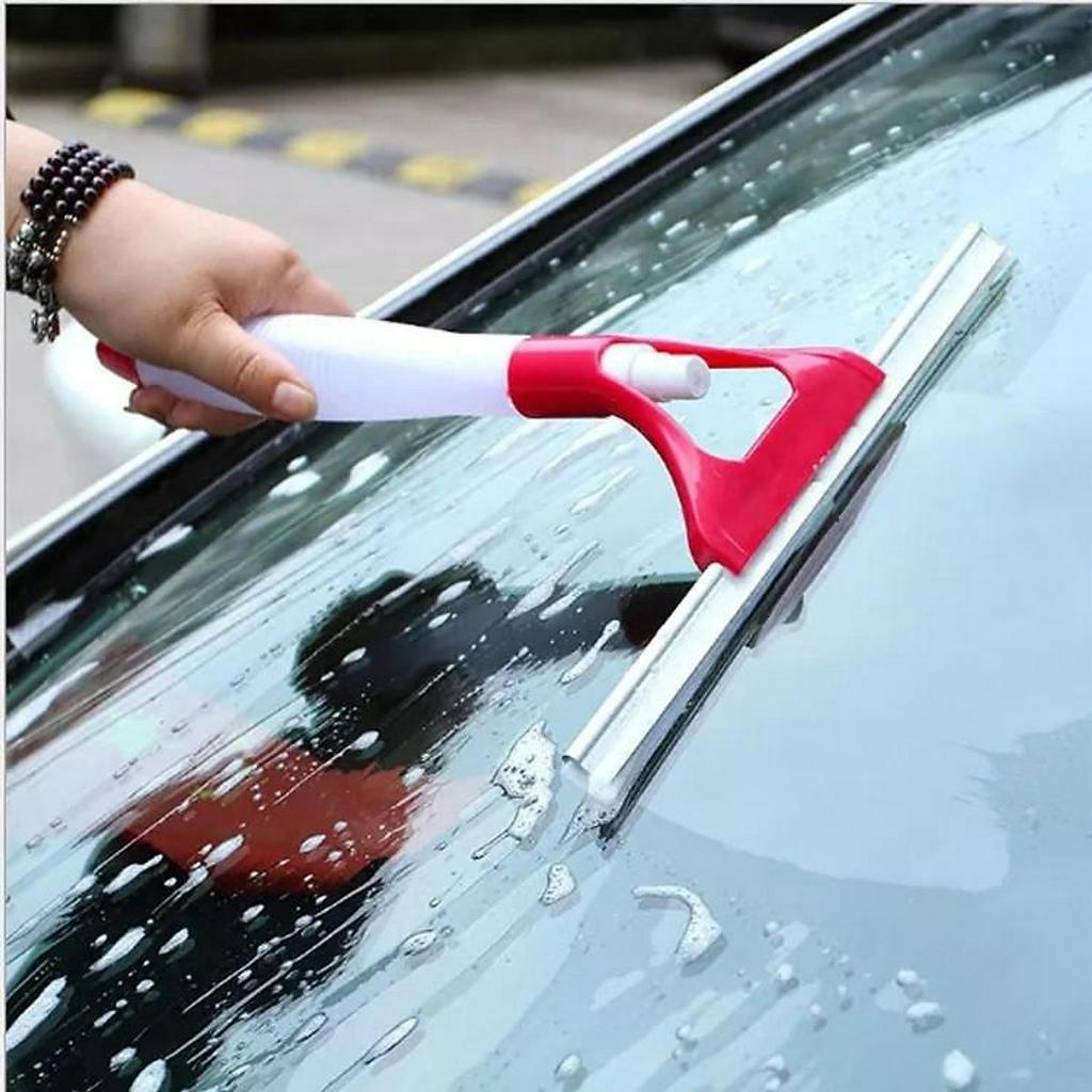 Cây Gạt Kính Cầm Tay Kèm Bình Xịt Tiện Dụng