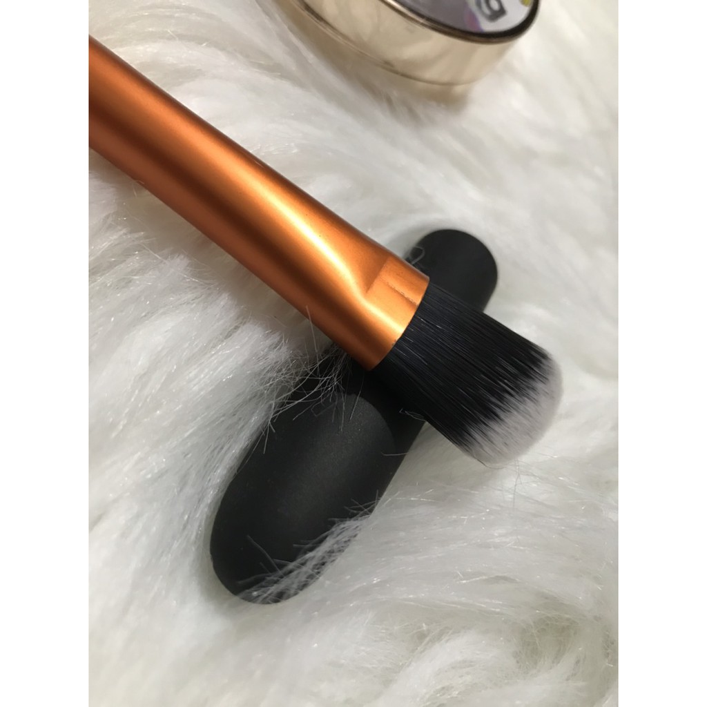 Cọ Trang Điểm Nền Real Techniques