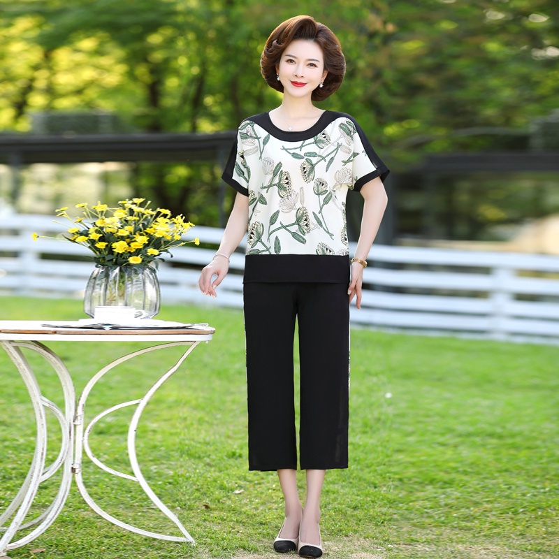 Bộ Đồ Thời Trang Mùa Hè Kiểu Mới Dành Cho Phụ Nữ Trung Niên 2022