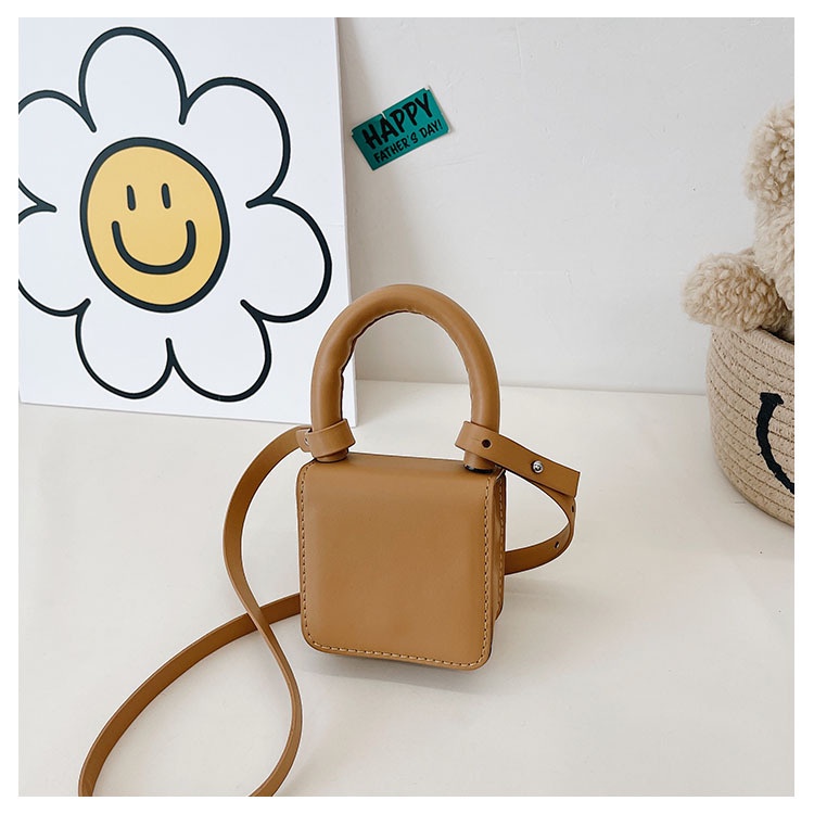 Túi đeo chéo Ielgy thiết kế nhỏ nhắn xinh xắn cho bé gái