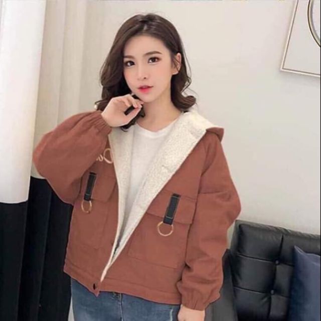 Áo phao nữ dep có lông ở trong nhé cả nha áo nhà em đep lắm a ai thích thì ủng hộ em nhe hàng em mới về đẹp mê ly luôn a
