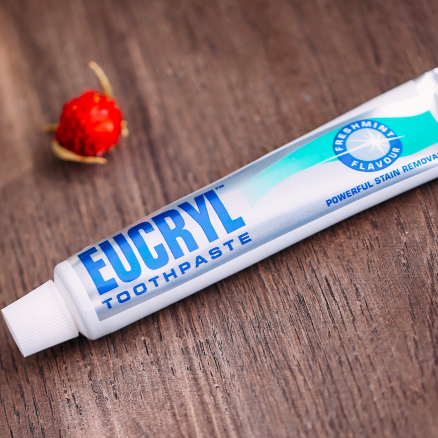 Kem đánh trắng răng Eucryl Toothpaste 50ml