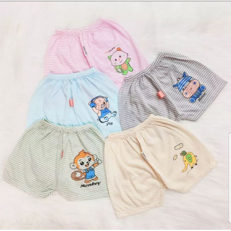 Quần cộc kẻ cotton mềm mỏng thích hợp cho bé mặc mùa hè