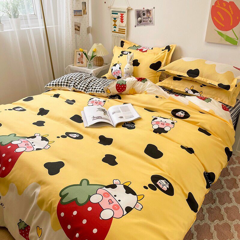 Bộ chăn ga gối Poly Cotton Bò sữa dâu tây vàng (Tặng vỏ gối ôm) - Miễn phí bo chun mọi kích thước
