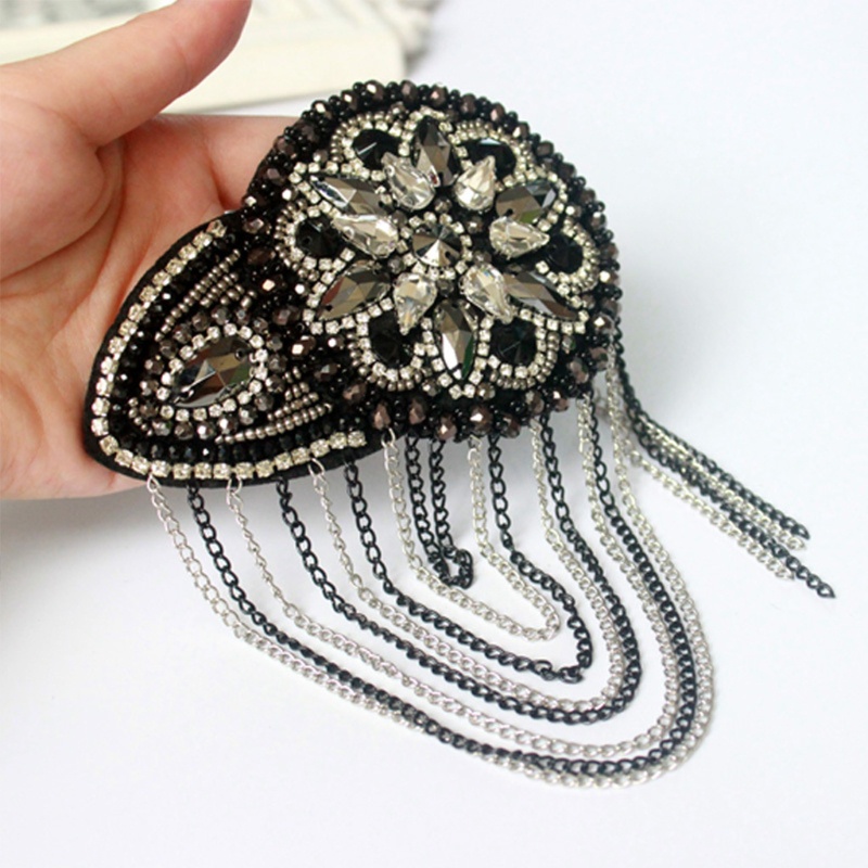 Miếng Đệm Vai Đính Đá Phối Dây Xích Tua Rua Phong Cách Vintage