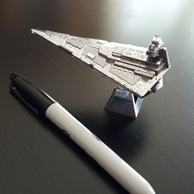 Mô Hình Lắp Ghép 3D Kim Loại Tự Ráp Phi Thuyền Imperial Star Destroyer Star Wars - Chưa Lắp