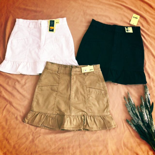 Sỉ và lẻ Chân váy ôm nhấn bèo xinh đủ 3 màu