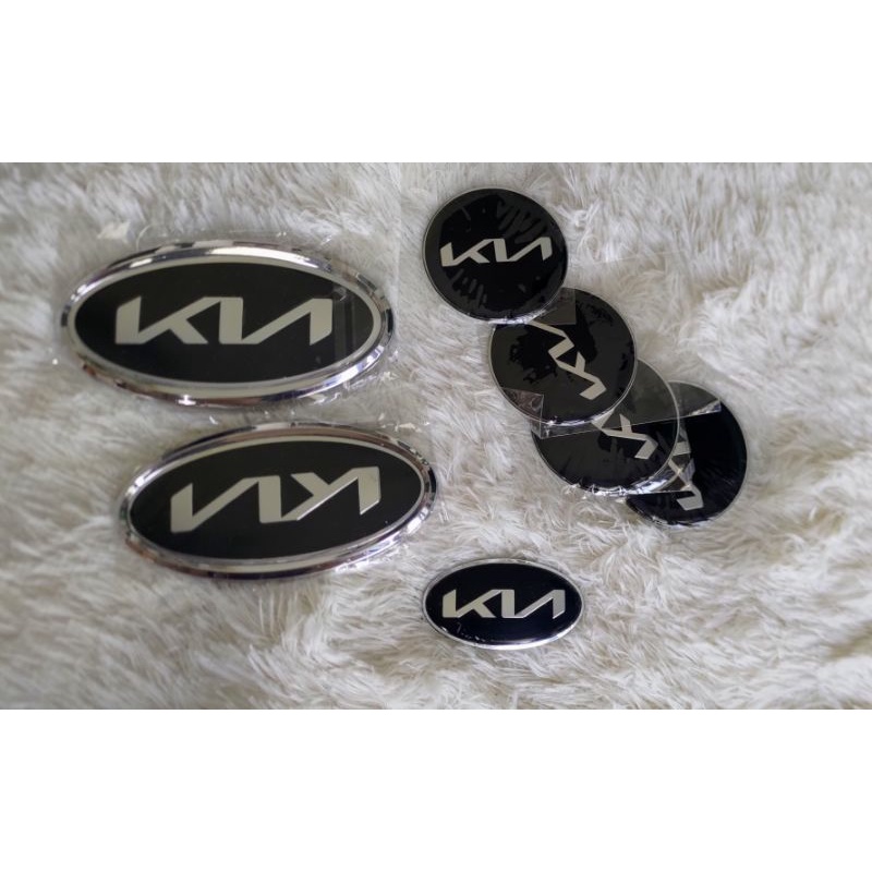 Bộ logo KIA K5 mới 2022