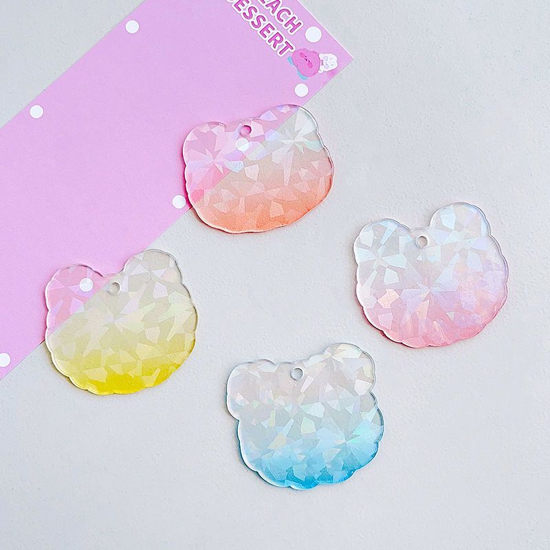 Chìa khóa acrylic nhiều màu sắc.