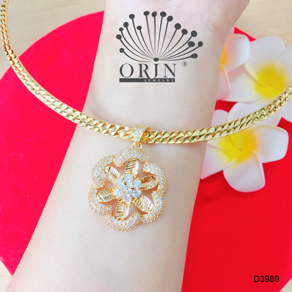 Kiềng cổ dạng dẹp mặt hoa nhỏ xinh viền đá cao cấp Orin D3989