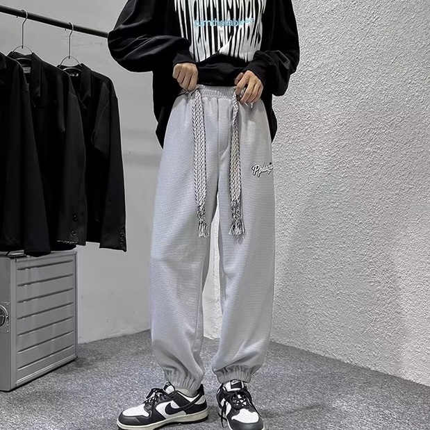 Quần  dài dây rút màu trơn chất liệu lụa lạnh thời trang mùa hè phong cách hàn quốc cho nam chữ in màu quần dài đơn giản phù hợp với tất cả các cặp quần dài