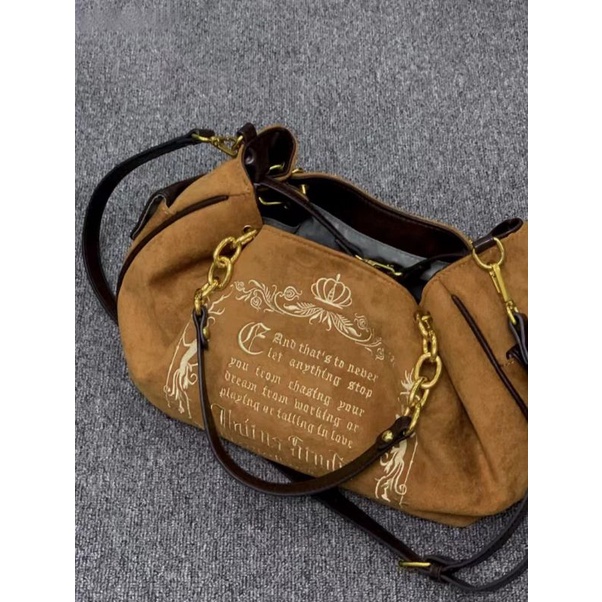 Túi đeo chéo loại to tote in chữ sành điệu màu hồng, nâu xinh xắn