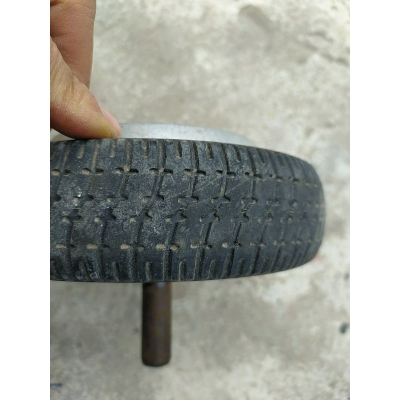 Bánh cân bằng không lõi, không động cơ