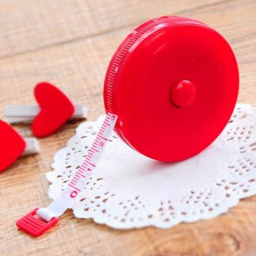 Thước dây đo eo rút tự động cuộn tròn cho bạn nữ dài 1.5m màu xanh đỏ hồng
