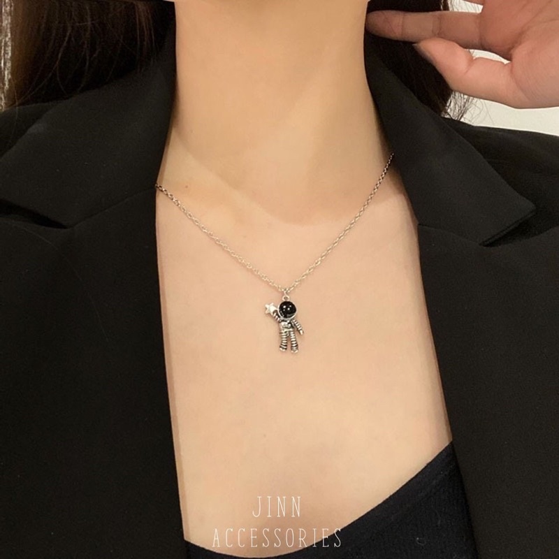 Dây chuyền phi hành gia phong cách Hàn Quốc