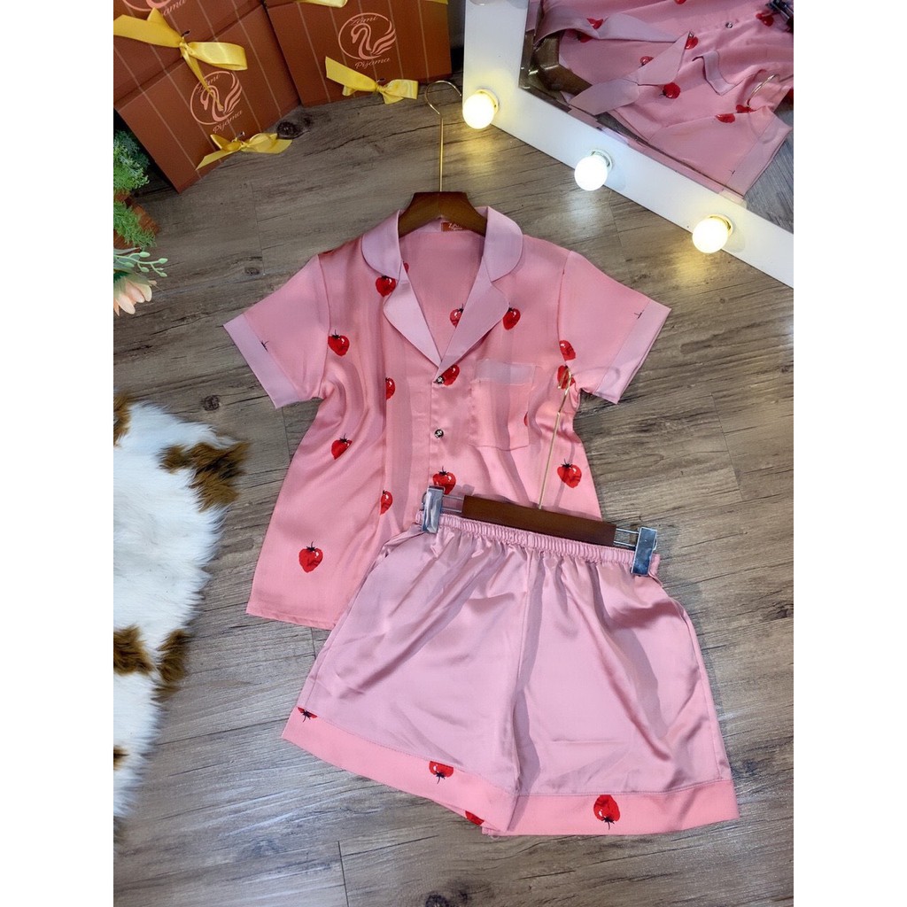 Bộ ngủ pijama lụa phối đùi chất đẹp | BigBuy360 - bigbuy360.vn