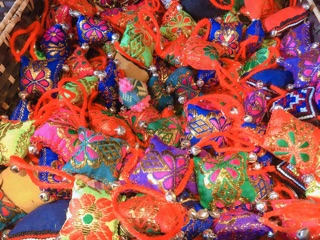 Móc khoá thêu tay Sapa