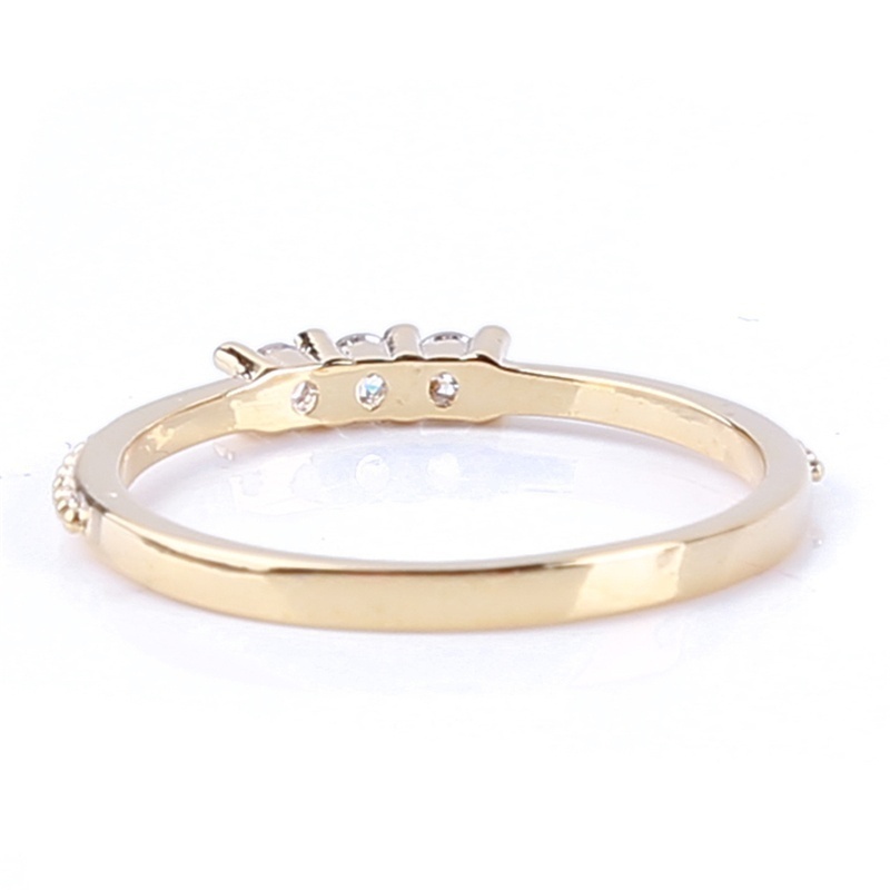 Twisted Shaped Diamond Wedding Band Gold Engagement Ring