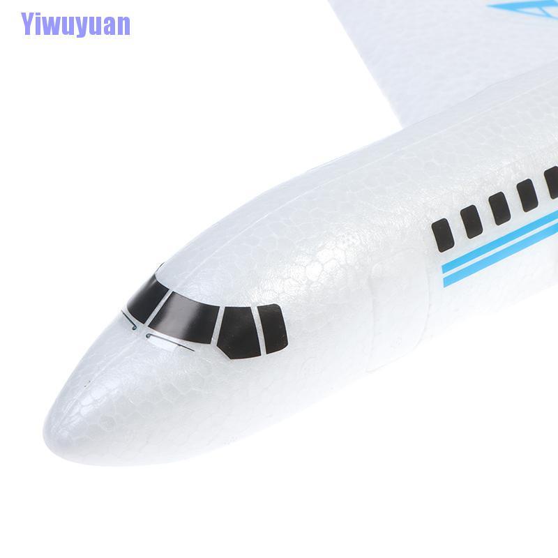 Máy bay xốp ném thủ công kích thước 49x45cm